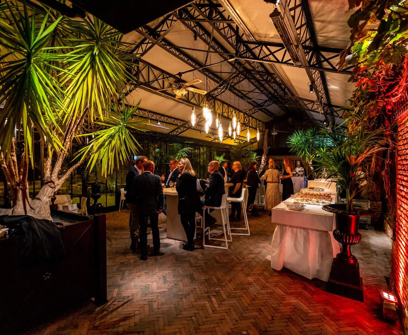 Avondreceptie in de orangerie van de grote zaal