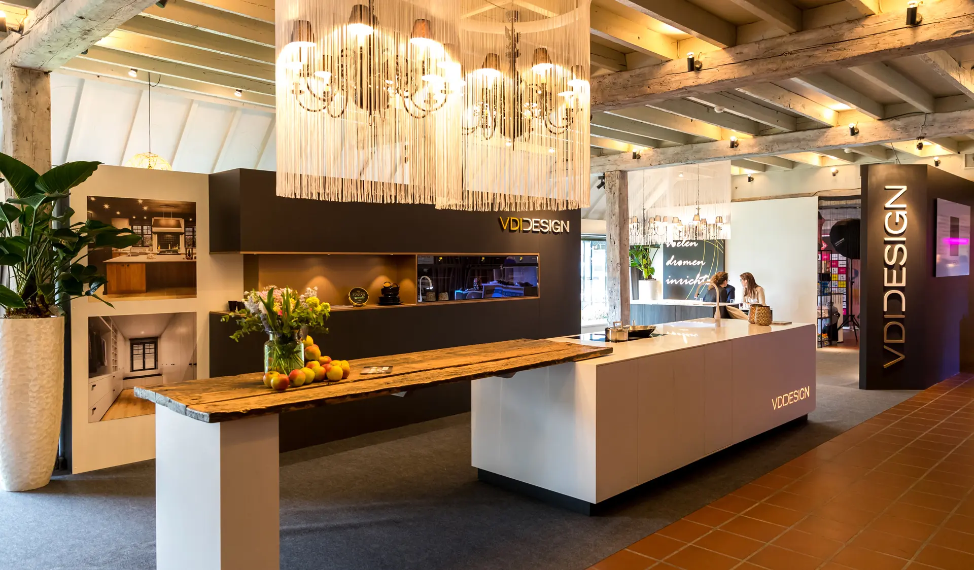 Stand van VD Design met keukeneiland tijdens Alta Ripa in Style