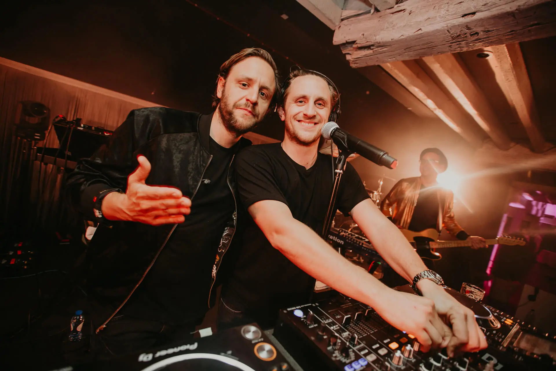 DJ's tijdens personeelsfeest bij Alta Ripa in Antwerpen