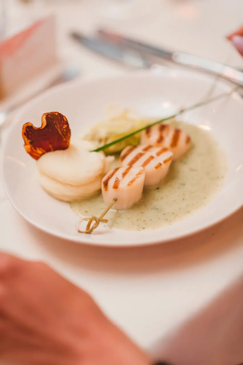Diner aan tafel geserveerd bij Alta Ripa