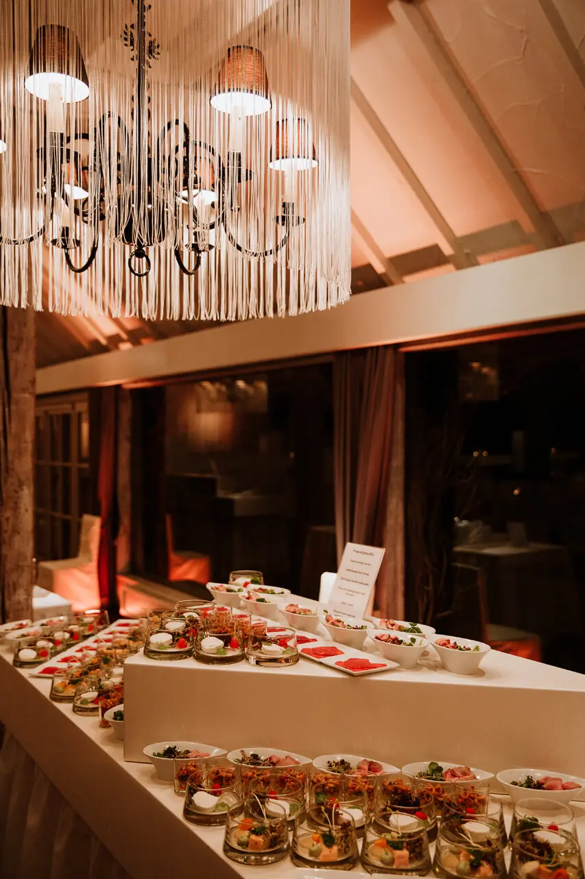 Proevertjesbuffet in de zaal