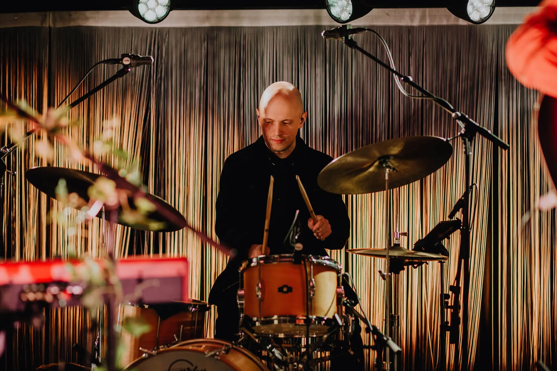 Live drummer tijdens personeelsfeest bij Alta Ripa in de Kempen
