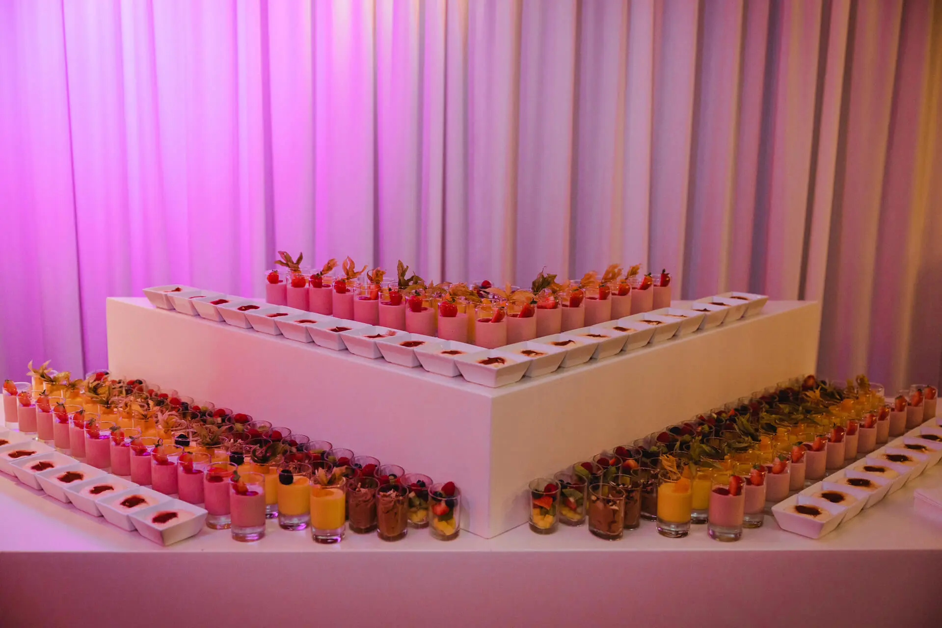 Dessertbuffet in trapopstelling